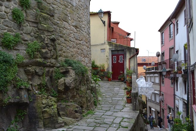 3-Hour Porto Jewish Heritage Walking Tour with Local Guide - Meeting at Porto Cathedral and getting your bearings fast