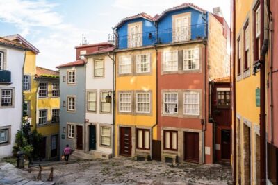 3-Hour Porto Jewish Heritage Walking Tour with Local Guide - From the cathedral to Ribeira Square: commerce and community