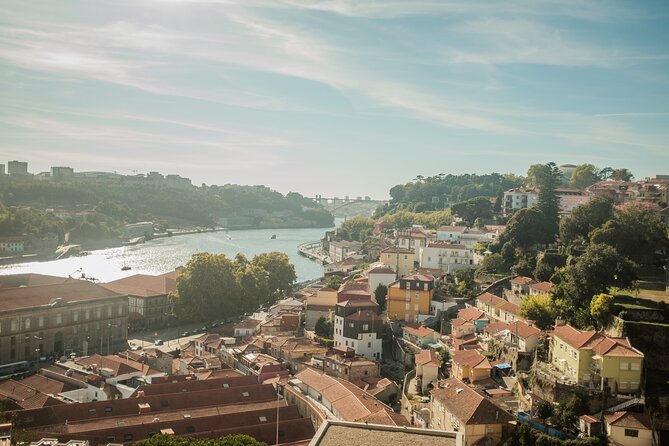 3-hour private guided walking tour of the BEST of Porto - Passeio das Virtudes: The Walk That Turns Into a View