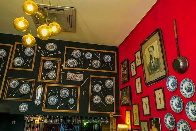 4-Hour Traditional Portuguese Food & Wine Tour in Porto - Seafood, fish, and meat: multiple mains so you don’t get stuck on one favorite