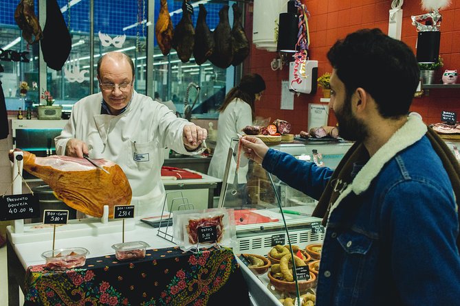 Authentic Food and Wine Tour in Porto by Food Lover Tour - Where to meet in Porto (and why Av. dos Aliados helps)