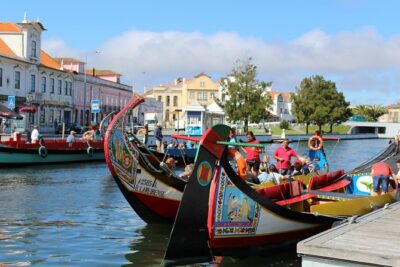 Aveiro Canal Cruise in Traditional Moliceiro Boat - Where you’ll start: finding Viva a Ria at Jardim do Rossio