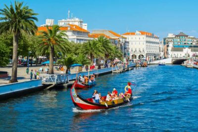 Aveiro: Half-Day Tour from Porto with Cruise - Getting from Porto: meet near São Bento and plan for the short walk