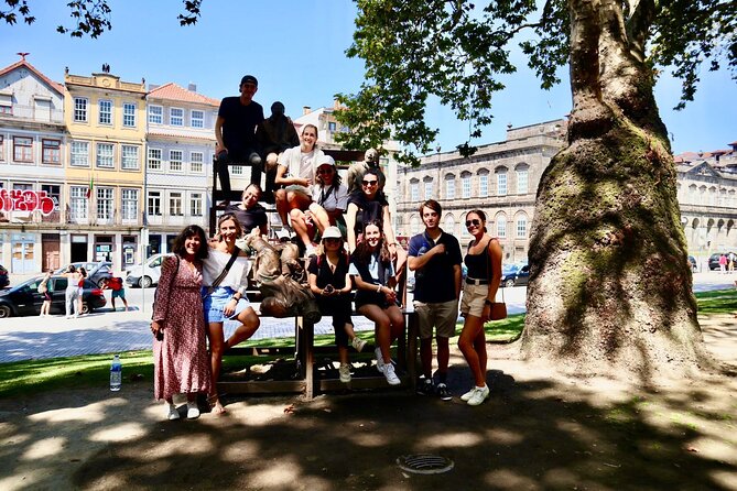 Best of Porto Walking Private Guided Tour - Start in the right spot: Sao Bento Station and the azulejo lesson