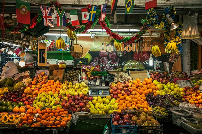Beyond the Barrel: From Decadent to Down-home in the Heart of Porto - Sao Bento Station: Migration Talk, Fruit, and Vinho Verde