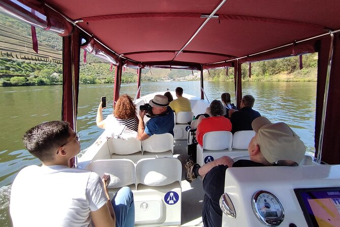 Boat tour 50min through the river Douro in Pinhão - What You See On the Water: A Short Up-River and Down-River Loop