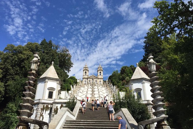 Braga & Guimarães Small Group Tour: Lunch & All Tickets Included - Walking the Medieval Streets: Guimarães Historic Center