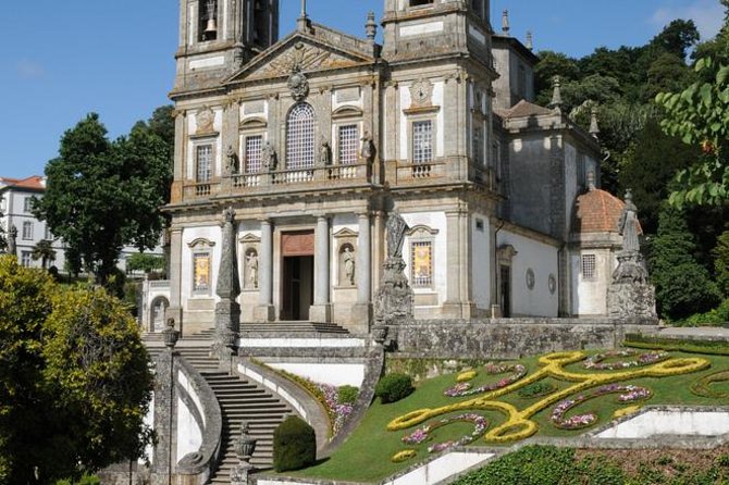 Day Trip Braga and Guimarães from Porto - From Palácio da Bolsa at 8:00: how the day is paced