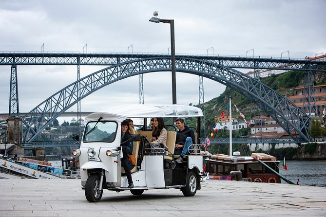 Discover Porto's Highlights on a 2-Hour Private Electric Tuk Tuk - Catedral do Porto (Sé do Porto): Romanesque-Gothic first impression
