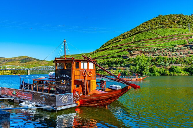 Douro Valley: Historical Sites, Wine Experience, Lunch & Cruise - A fast start from Porto: 7:30am, small groups, and a comfortable ride