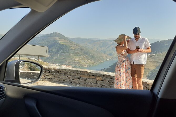 Douro Valley Premium with wine tasting lunch and boat - Miradouro Torguiano and EN 222: the photo stop that actually earns its time
