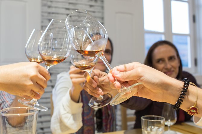 Douro Valley Small-Group Tour with Wine Tasting, Lunch and Boat - The N222 road and Pinhão time: tiles, viewpoints, and breathing room