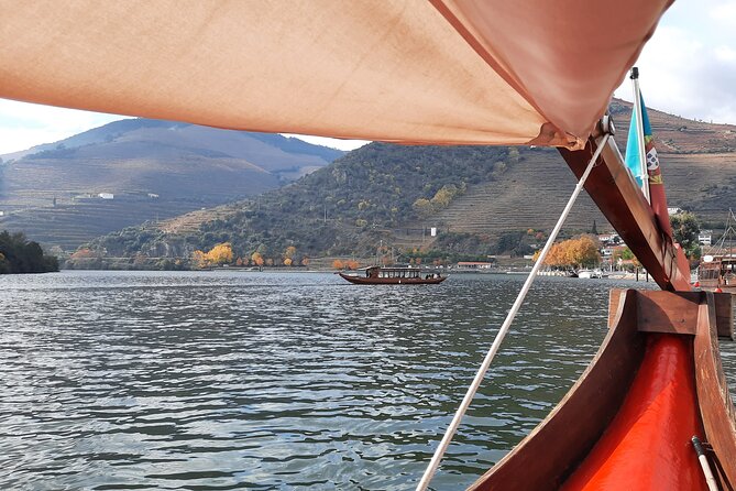 Douro Valley Tour - 3 Wine tastings, Lunch & river Cruise - Pinhão: Choose the Rabelo Boat or a Relaxing Riverside Walk