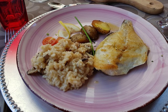 Douro Valley Wine Tour: 3 Vineyard Visits, Wine Tastings, Lunch - National Road 222 Drive: Views Between Stops