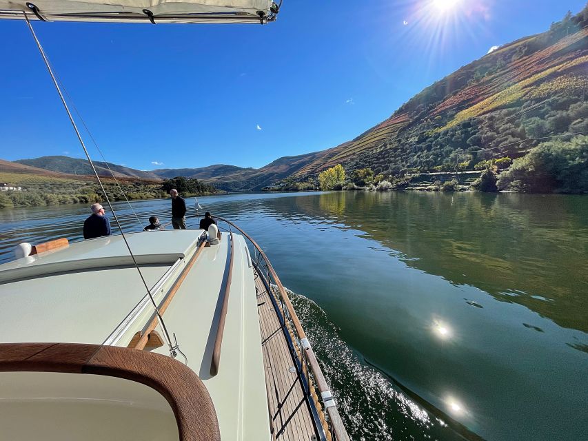From Pinhão: Private Yacht Cruise along the Douro River - The departure flow: what you actually do before the cruise