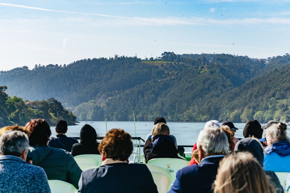 From Porto: Douro River Cruise to Régua with Lunch - The Audio Guide and Live Commentary in Four Languages