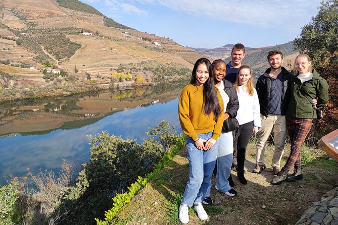 Genuine Douro Valley Tour: Visit 2 Wineries, Lunch & River Cruise - Wine Tastings, Lunch, and What to Drink (Without Overthinking It)