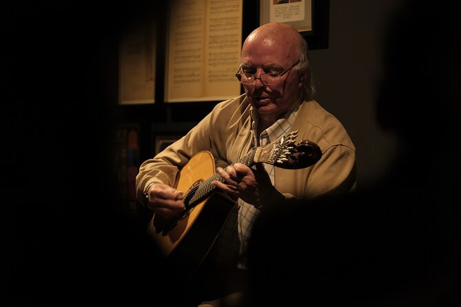 Ideal Clube de Fado - Timing and getting in smoothly: doors, waiting, and seats