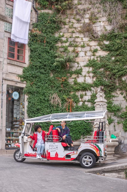 Oporto Tuk-Tuk Tour: Fast, Fun & Flexible – 1H to Full Day! - A 100% electric tuk-tuk shortcut through old Porto