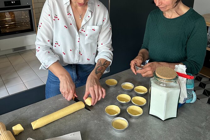 Pastel de Nata | Workshop from scratch | Porto's city center - What you learn: pastel de nata dough to the final warm bite