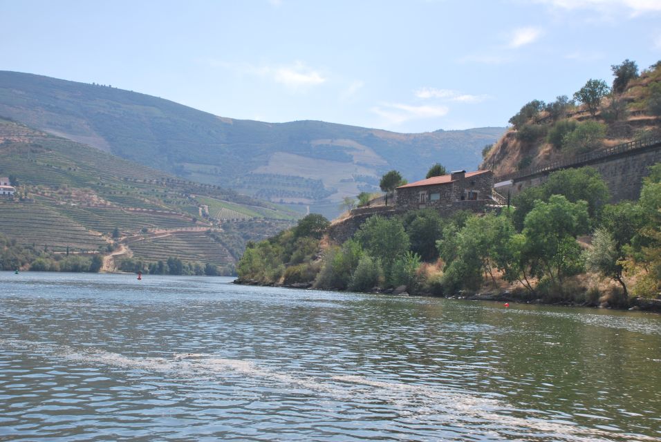 Pinhão: 2-Hour Rabelo Boat Tour with Audio Guide - Key highlights to zero in on