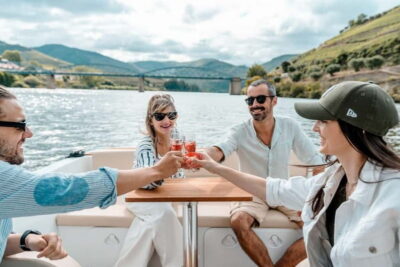 Pinhão: Douro River Solar Boat Tour with Wine Tasting - Meeting at Daurum Solar Boats: getting to the dock without stress