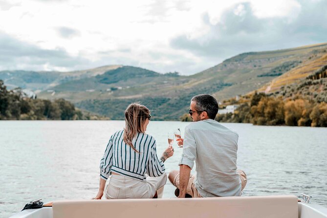 Pinhão: Electric Boat Experience 1h - Taste of Two Wines - Price and value: $24.20 for a quiet hour plus two wines