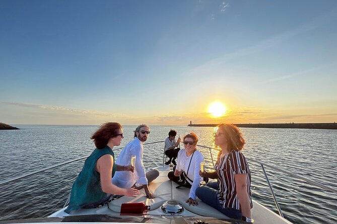 Port : 6 Bridges Private Yacht Cruise with Local Wine & Snacks - Timing, Weather, and What to Bring for a Comfortable 2 Hours