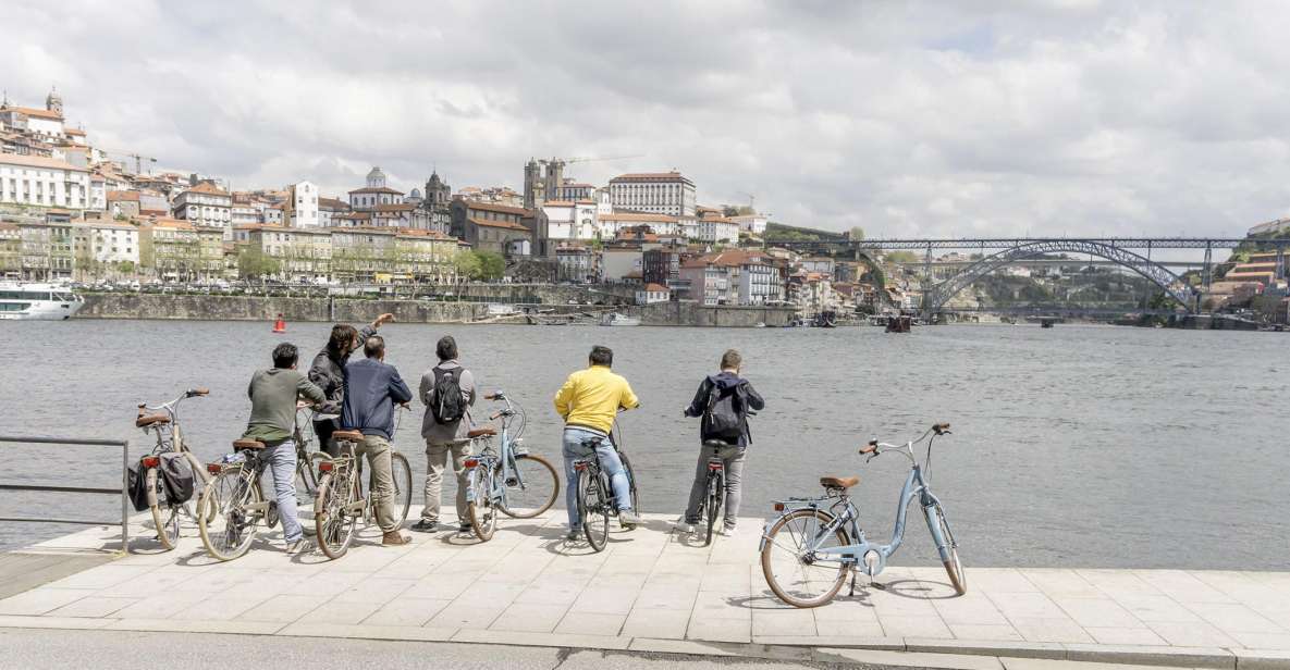 Porto: 3-Hour Bike Tour - City Park riding: why bike paths make Porto easier