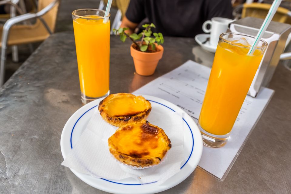 Porto: 3-Hour Guided City Highlights Walking Tour - From Porto Cathedral down to Miragaia and the Louis I Bridge view