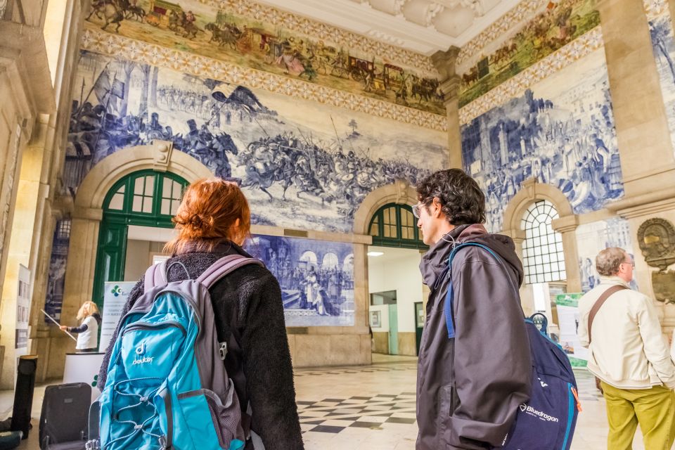 Porto: 3-Hour Guided City Highlights Walking Tour - Pacing, rain, and comfort on Porto’s stairs