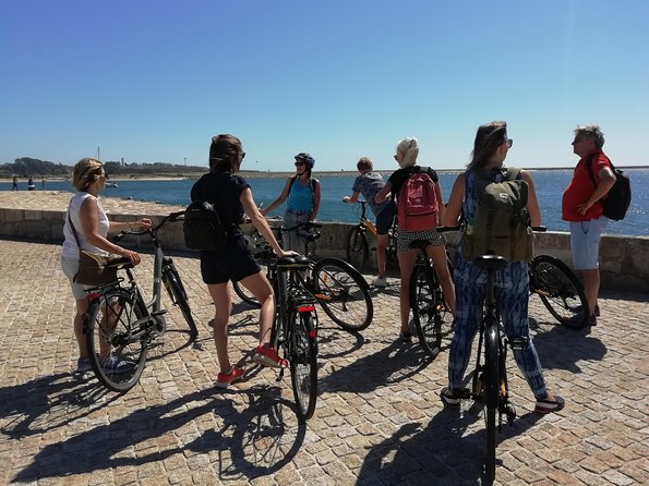 Porto: 3-Hour Old Town & Riverside Bike Tour - Guided Experience - City Park near the Atlantic: history, forts, and a big green space
