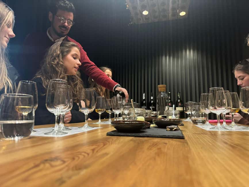 Porto: 5 Port Wine Tasting with Delicious Pairings - Value Check: Is $21 Worth It?