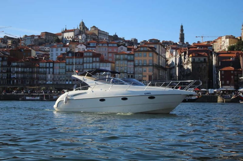Porto: 6 Bridges Yacht Cruise with Local Wine & Snacks - Under the six bridges: Porto and Gaia in one moving view