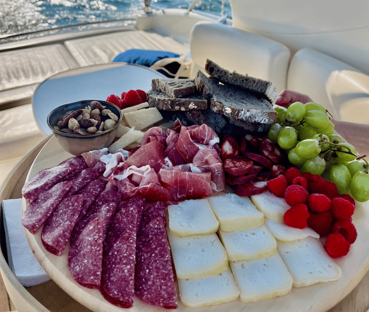 Porto: 6 Bridges Yacht Cruise with Local Wine & Snacks - Ribeira do Porto (UNESCO) from water level