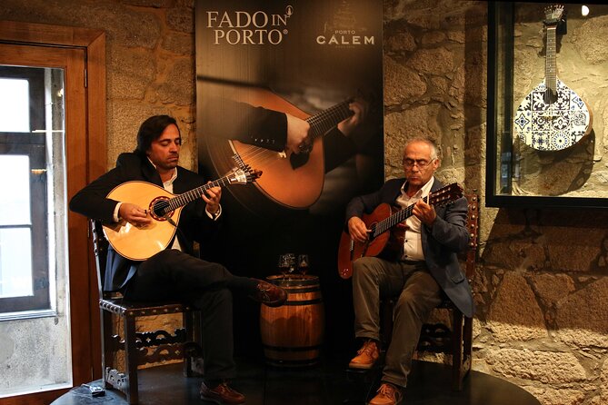 Porto: Cálem Cellar Tour, Live Fado Show and Wine Tasting - The tasting moment: two glasses, two styles, and one good pairing