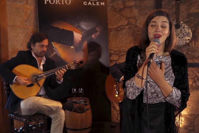 Porto: Cálem Cellar Tour, Live Fado Show and Wine Tasting - Practical tips so your evening feels smooth