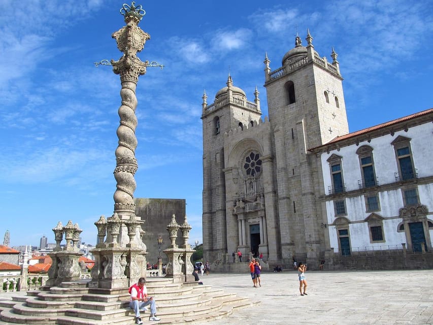 Porto: City Center Walking Tour - Church of St Francis: Baroque Details and Catacombs