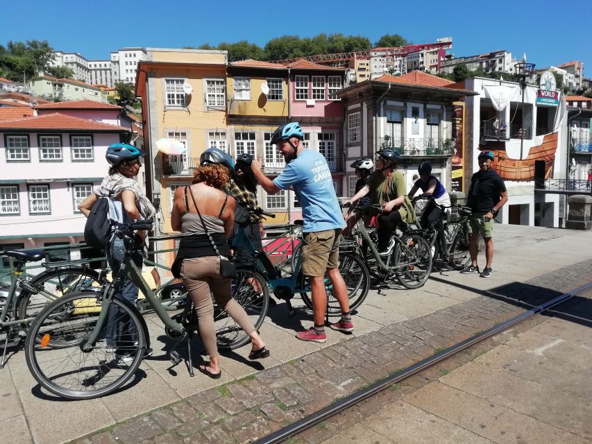 Porto: City Highlights 3-Hour Guided Electric Bike Tour - São Bento Station free time: short break, good payoff