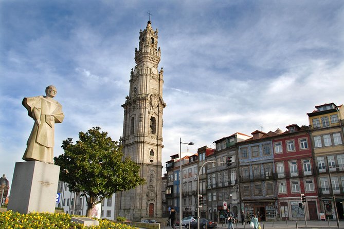 Porto City Private Tour with Hotel Pickup - Livraria Lello: famous bookstore, paid entry, tight timing