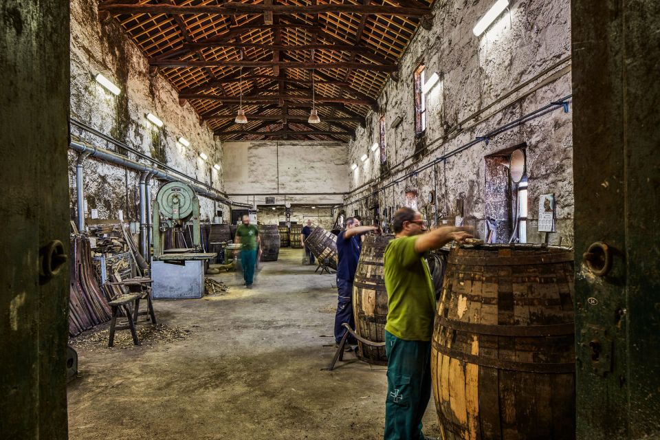 Porto: Cockburn’s Port Lodge Tour and Tasting - Price and Value: What $35 Buys You