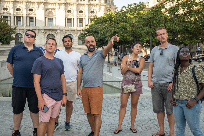 Porto Craft Beer Tour: 7 Beers + 3 Food Pairings in a Small Group - Stop 2: Mercado do Bolhão—Craft Beer in the Middle of the City