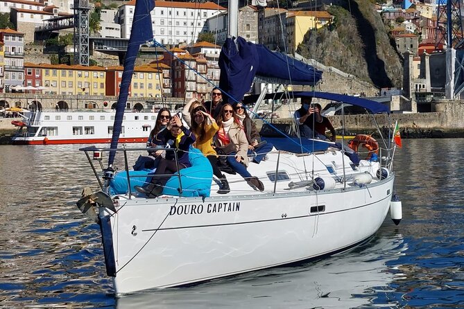 Porto: Cruzeiro privado rio douro até 8 pessoas com wine tasting - Crew Personality and Local Insight: Why the Human Factor Matters