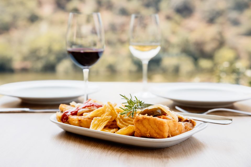 Porto: Douro Valley Full-Day Boat, Train, and Lunch Tour - Price and value: why $128 can make sense here