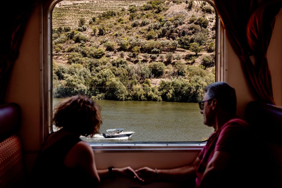 Porto: Douro Valley Full-Day Boat, Train, and Lunch Tour - Lunch in the vineyard region: what you’re really paying for
