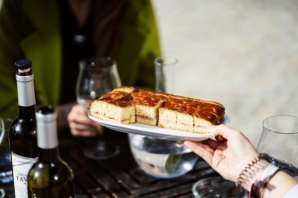 Porto: Douro Valley Tour with 2 Wineries, Lunch and Cruise - Guides and pacing: why the day doesn’t feel like a rushed script