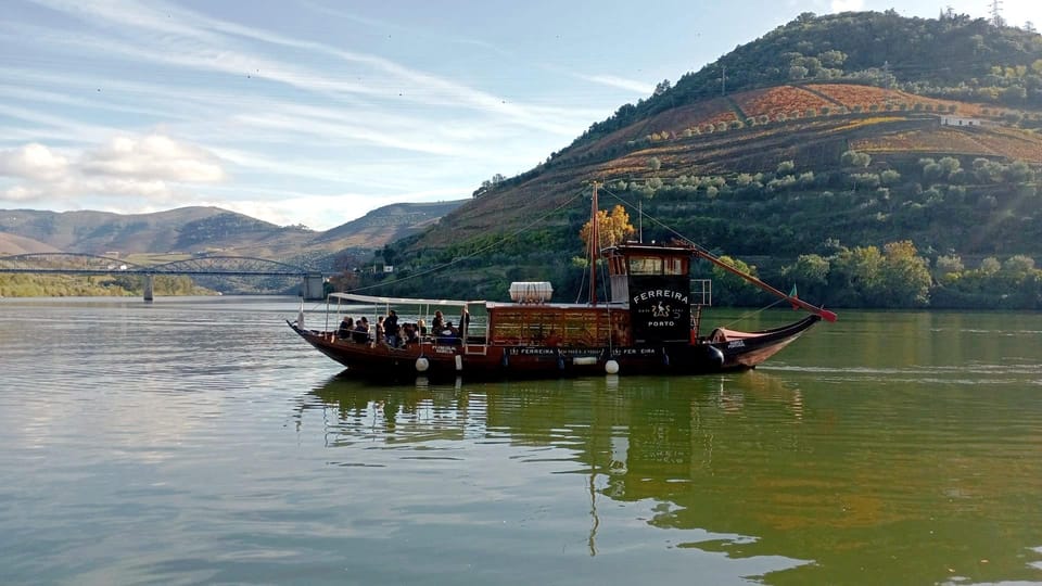 Porto: Douro Valley Vineyards Tour with Lunch & River Cruise - Sabrosa Lunch and Tasting: The Meal That Anchors the Day