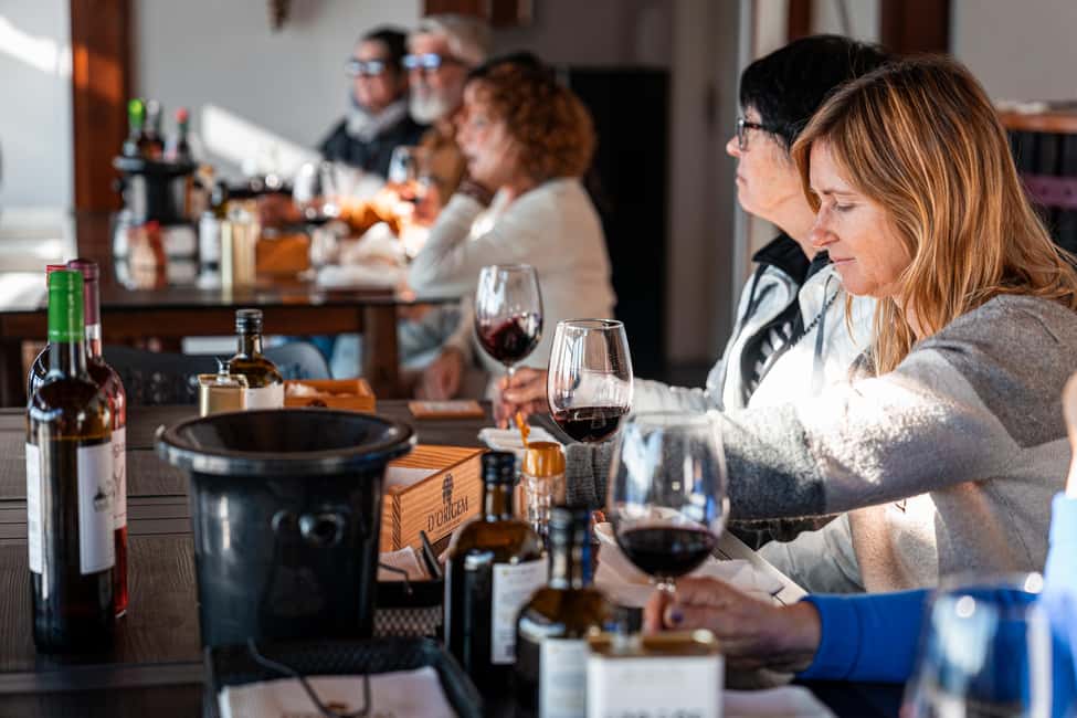 Porto: Douro Wine Tour with Lunch and River Cruise - Winery Stop #2: a second style, a second set of stories
