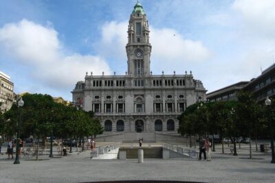 Porto Essential Walking Tour - From Praça de Gomes Teixeira to Praça Ribeira: Your Route Through Old Porto