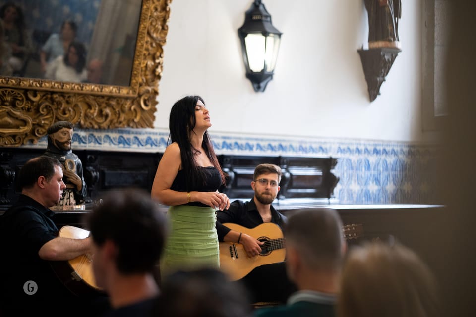 “Porto: Fado Show with Guided Tour in a Historic Monastery” - The 90 minutes, step by step: tour first, Fado second